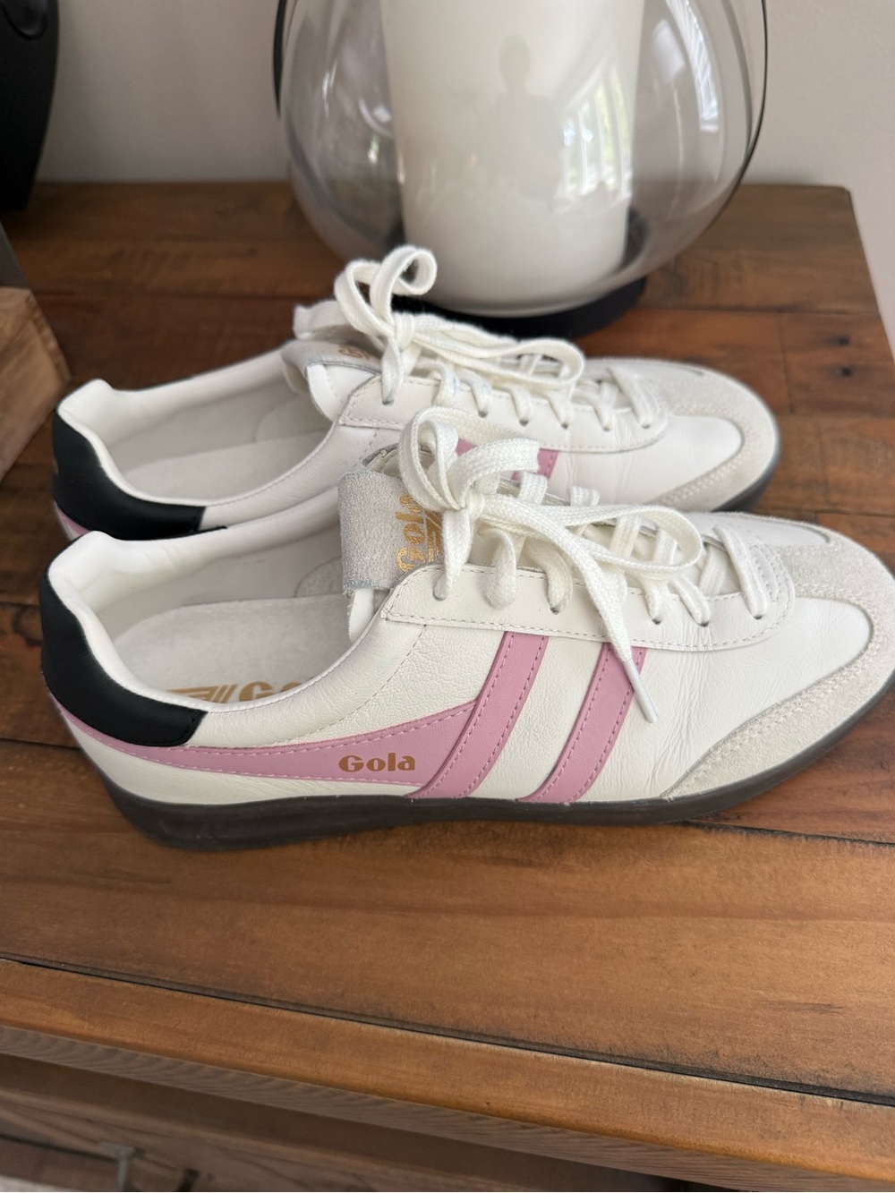 Gola Women's classic cyclone White & Pink Leather Sneaker 8.5